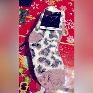 COPY - RACHEL ZOE COZY CHEETAH SOCKS 9-11